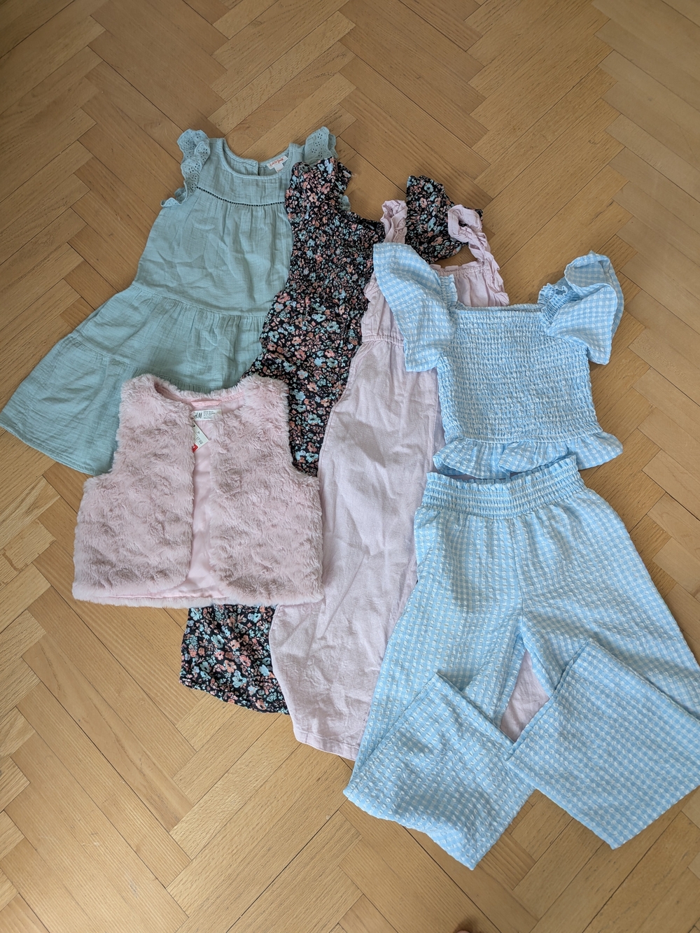 Cat & Jack light blue eyelet flutter sleeve dress